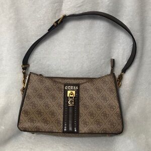 NWOT Sm Guess Shoulder Bag